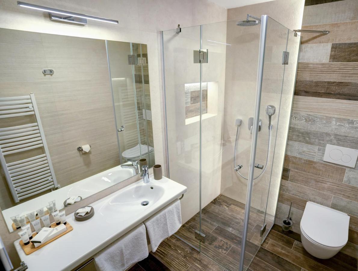 Hotel Demaenova **** Liptovský Mikuláš エクステリア 写真