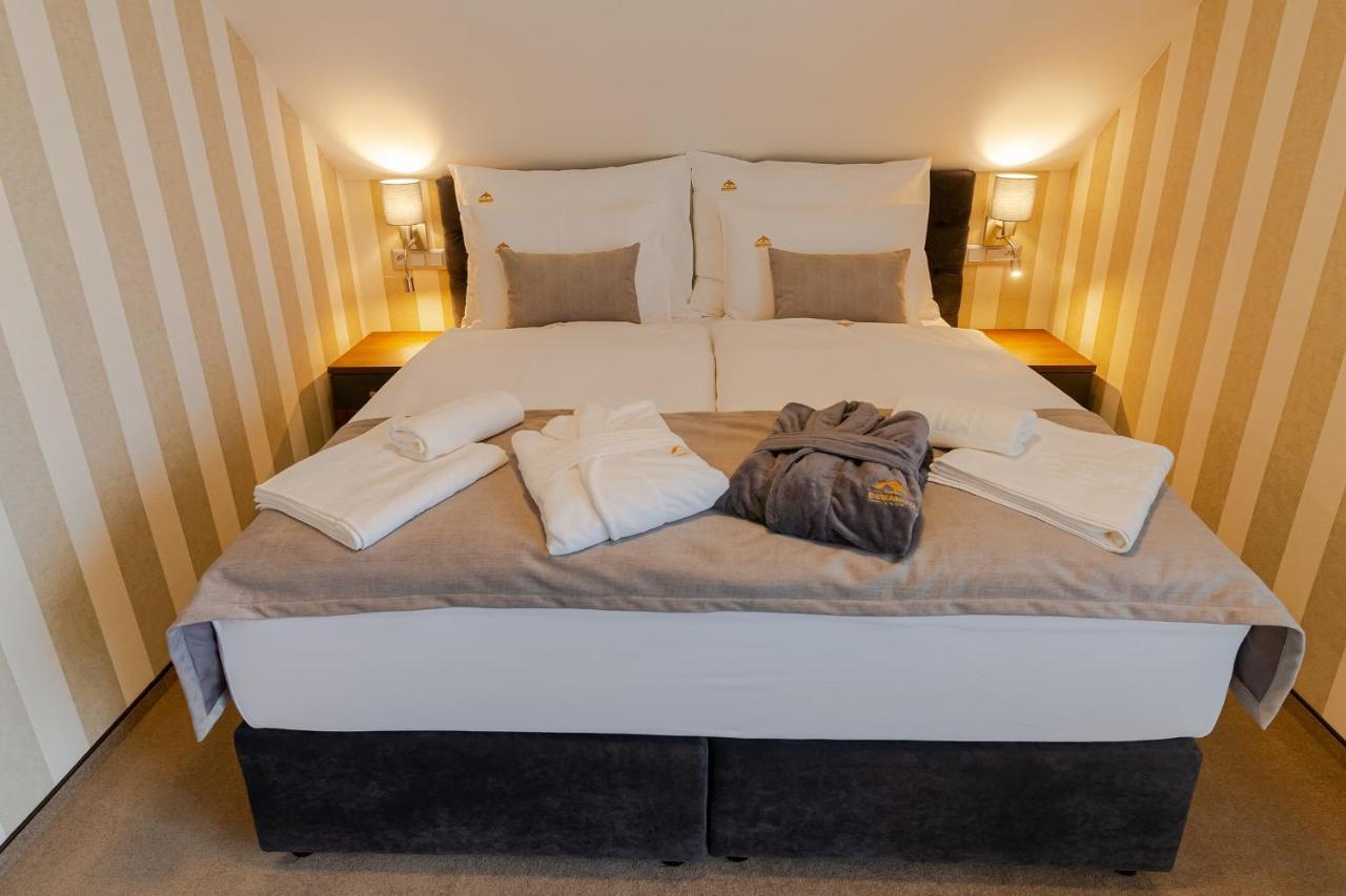 Hotel Demaenova **** Liptovský Mikuláš エクステリア 写真
