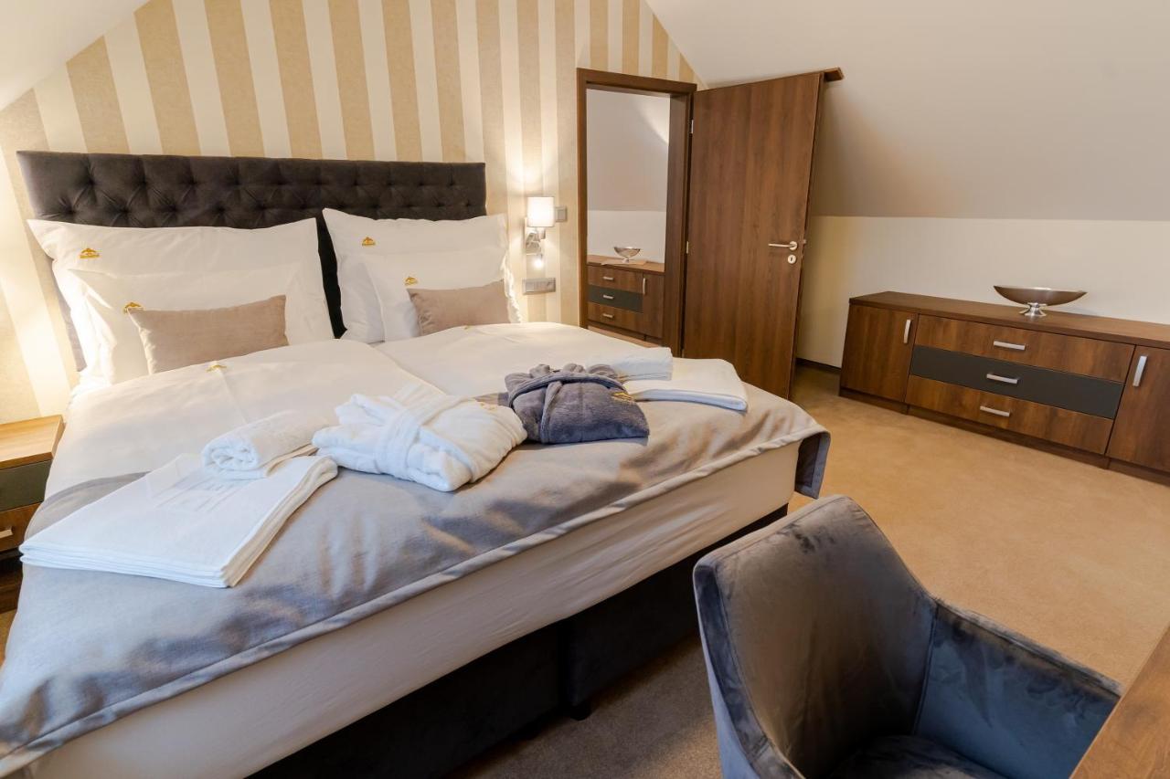 Hotel Demaenova **** Liptovský Mikuláš エクステリア 写真