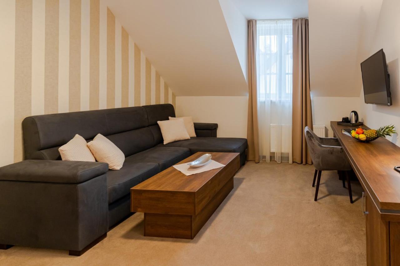 Hotel Demaenova **** Liptovský Mikuláš エクステリア 写真